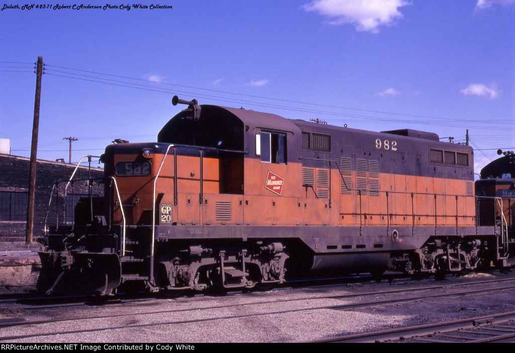 Milwaukee Road GP9m 982